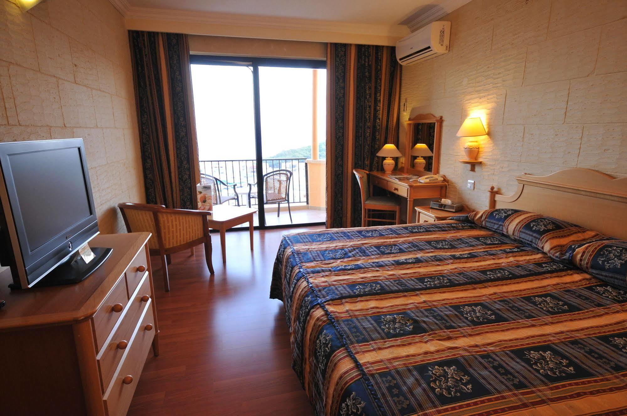 Grand Hotel Gozo Għajnsielem Esterno foto