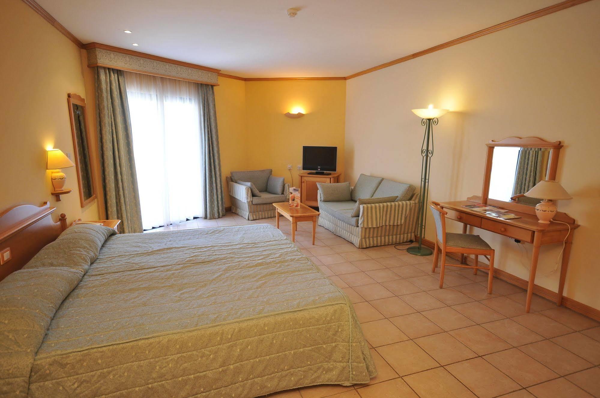 Grand Hotel Gozo Għajnsielem Esterno foto